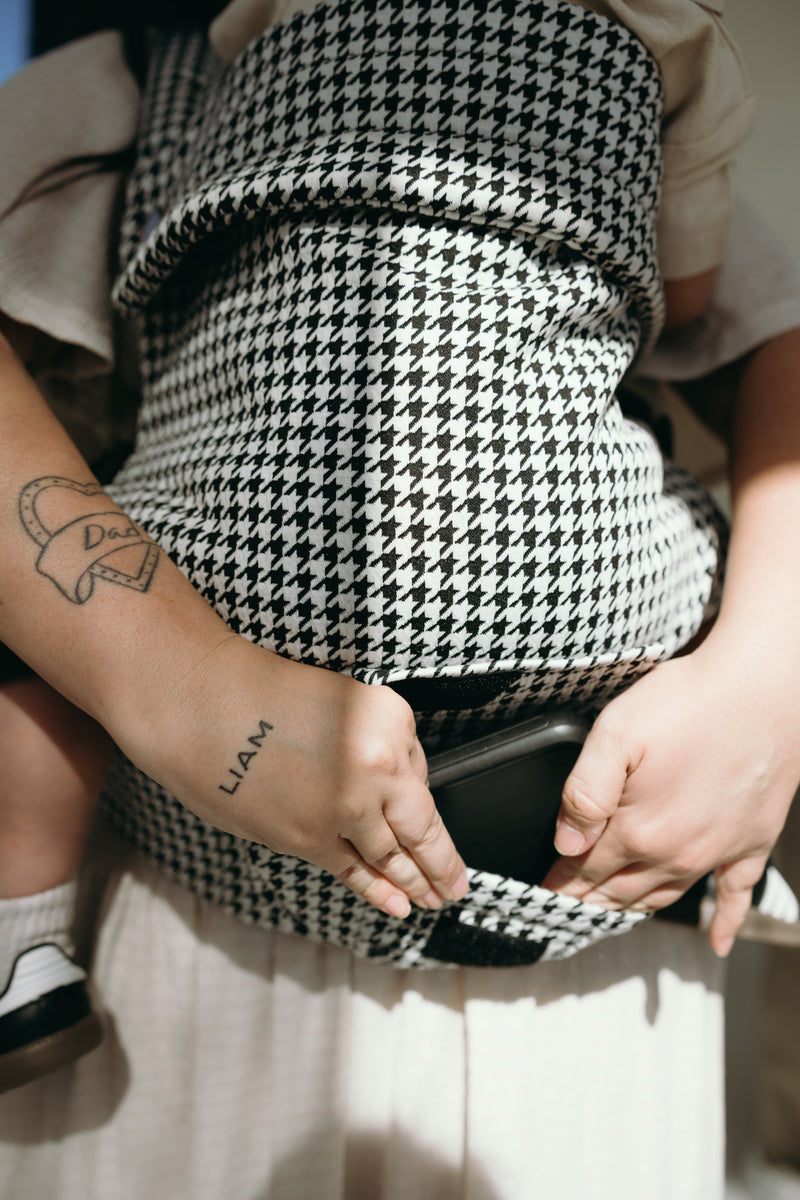 Coco Houndstooth - Woven Jacquard Premium Baby Carrier (7-35 lbs)